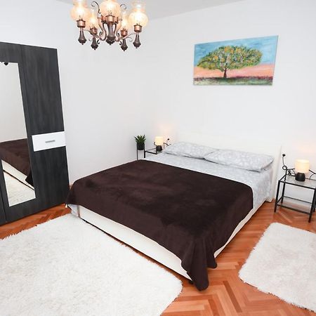 Apartments Lidija - Sea View Apartment With Exclusive Right Of Using Hot Tub Or Split Level Apartment With Exclusive Right Of Using Pool Podstrana Exterior photo
