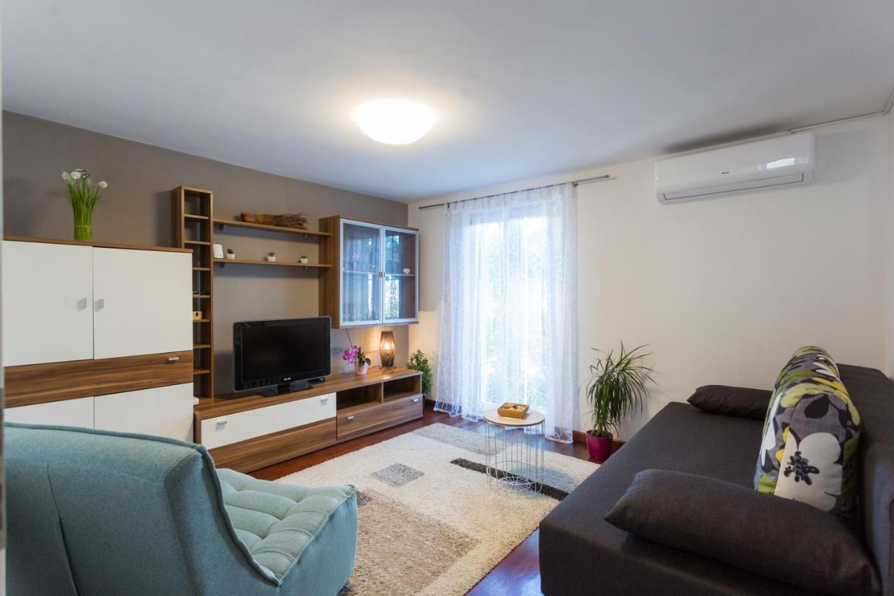 Apartments Lidija - Sea View Apartment With Exclusive Right Of Using Hot Tub Or Split Level Apartment With Exclusive Right Of Using Pool Podstrana Exterior photo