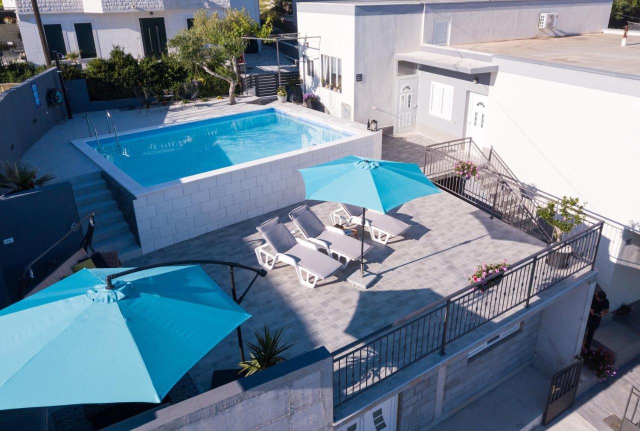 Apartments Lidija - Sea View Apartment With Exclusive Right Of Using Hot Tub Or Split Level Apartment With Exclusive Right Of Using Pool Podstrana Exterior photo