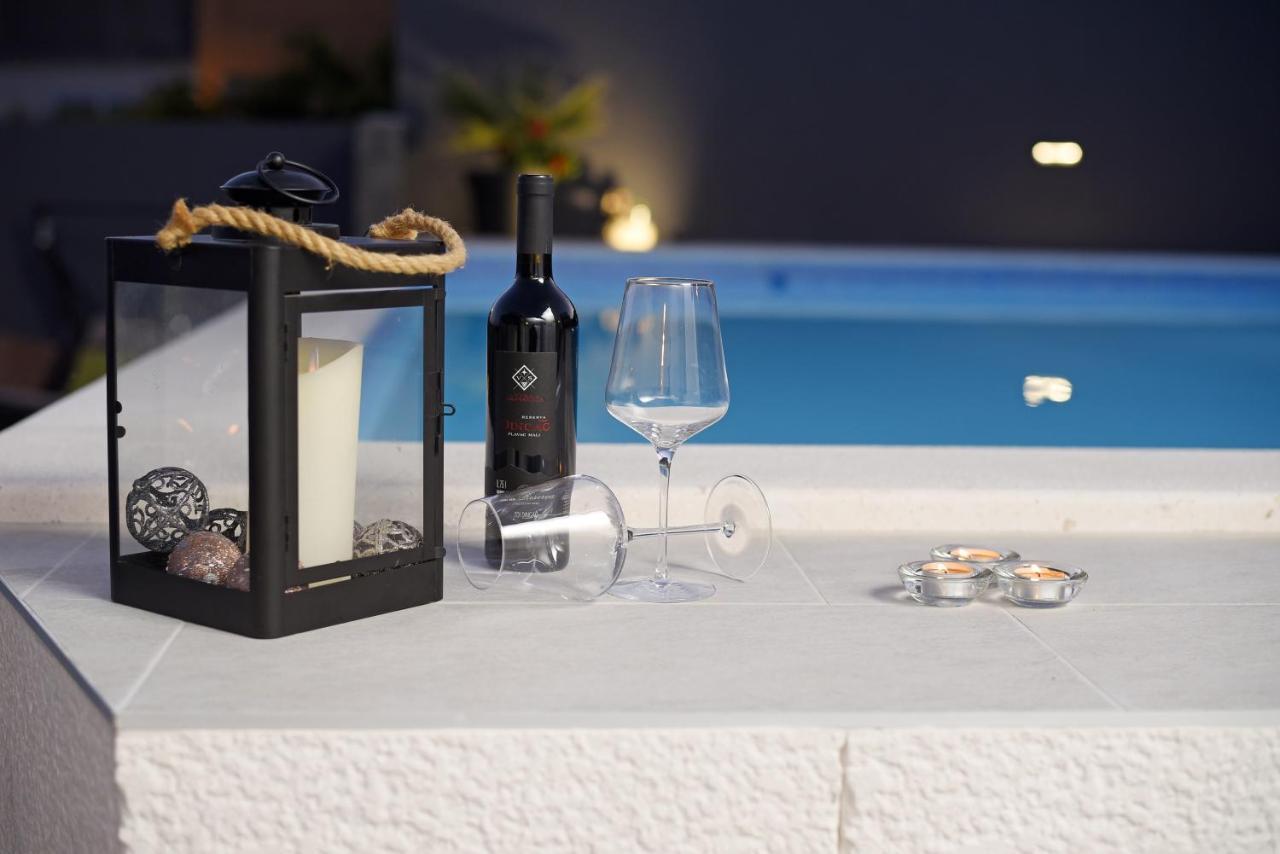 Apartments Lidija - Sea View Apartment With Exclusive Right Of Using Hot Tub Or Split Level Apartment With Exclusive Right Of Using Pool Podstrana Exterior photo