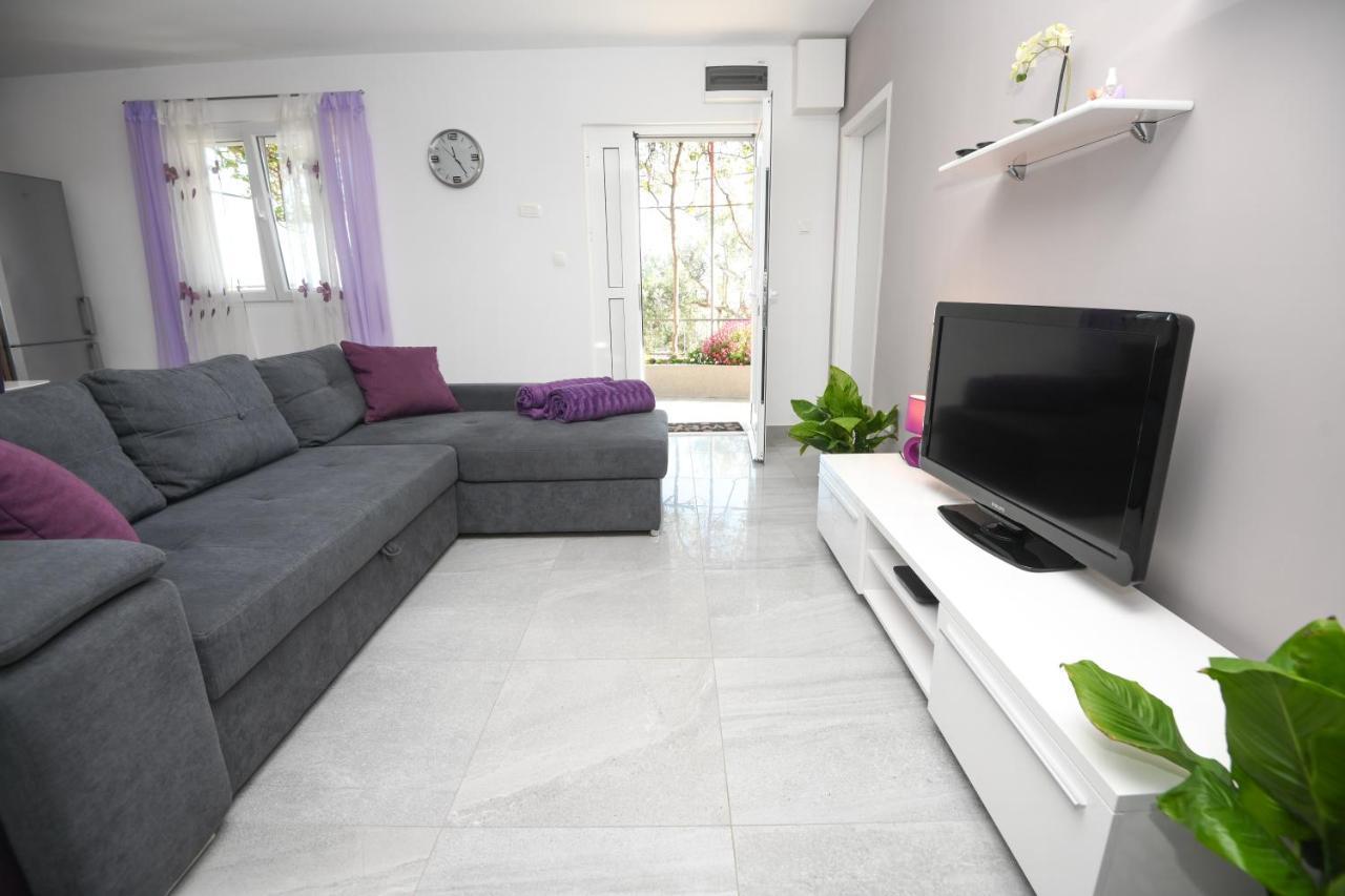 Apartments Lidija - Sea View Apartment With Exclusive Right Of Using Hot Tub Or Split Level Apartment With Exclusive Right Of Using Pool Podstrana Exterior photo