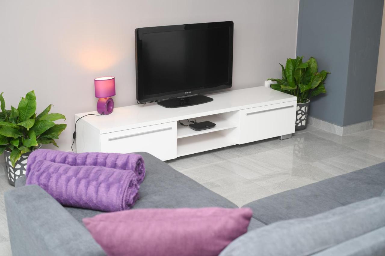 Apartments Lidija - Sea View Apartment With Exclusive Right Of Using Hot Tub Or Split Level Apartment With Exclusive Right Of Using Pool Podstrana Exterior photo