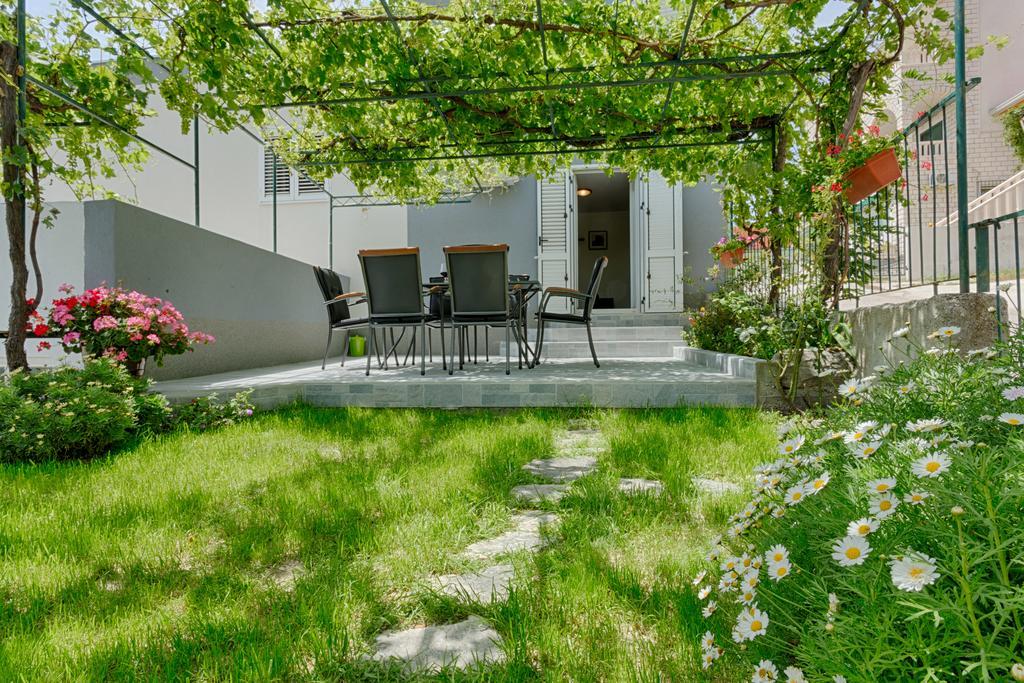 Apartments Lidija - Sea View Apartment With Exclusive Right Of Using Hot Tub Or Split Level Apartment With Exclusive Right Of Using Pool Podstrana Exterior photo
