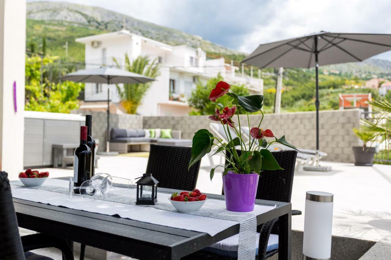 Apartments Lidija - Sea View Apartment With Exclusive Right Of Using Hot Tub Or Split Level Apartment With Exclusive Right Of Using Pool Podstrana Exterior photo