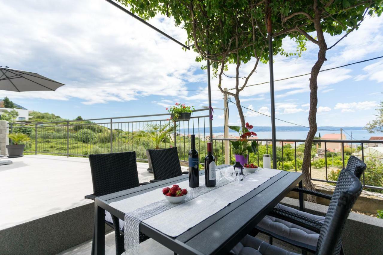 Apartments Lidija - Sea View Apartment With Exclusive Right Of Using Hot Tub Or Split Level Apartment With Exclusive Right Of Using Pool Podstrana Exterior photo