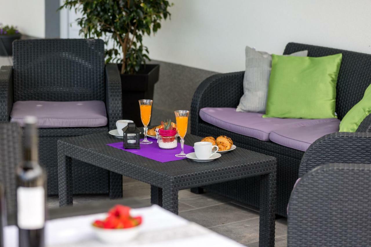 Apartments Lidija - Sea View Apartment With Exclusive Right Of Using Hot Tub Or Split Level Apartment With Exclusive Right Of Using Pool Podstrana Exterior photo